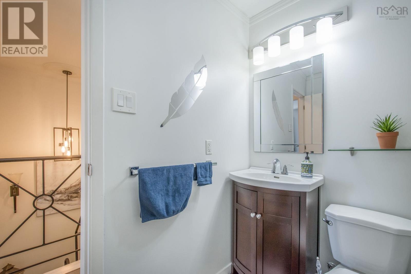 Property 3 of 30 of 552 South Broadway Avenue