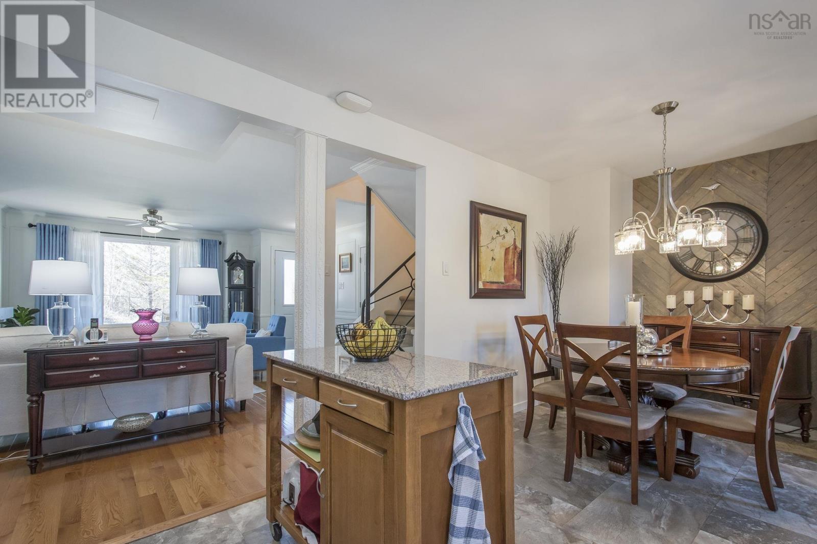 Property 19 of 30 of 552 South Broadway Avenue