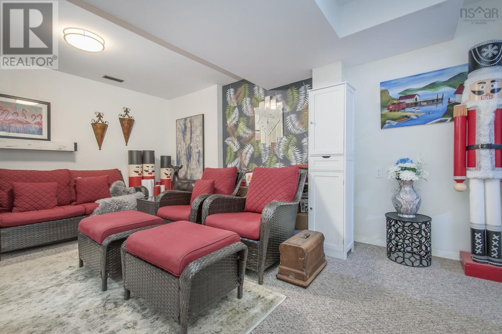 Property 15 of 30 of 552 South Broadway Avenue