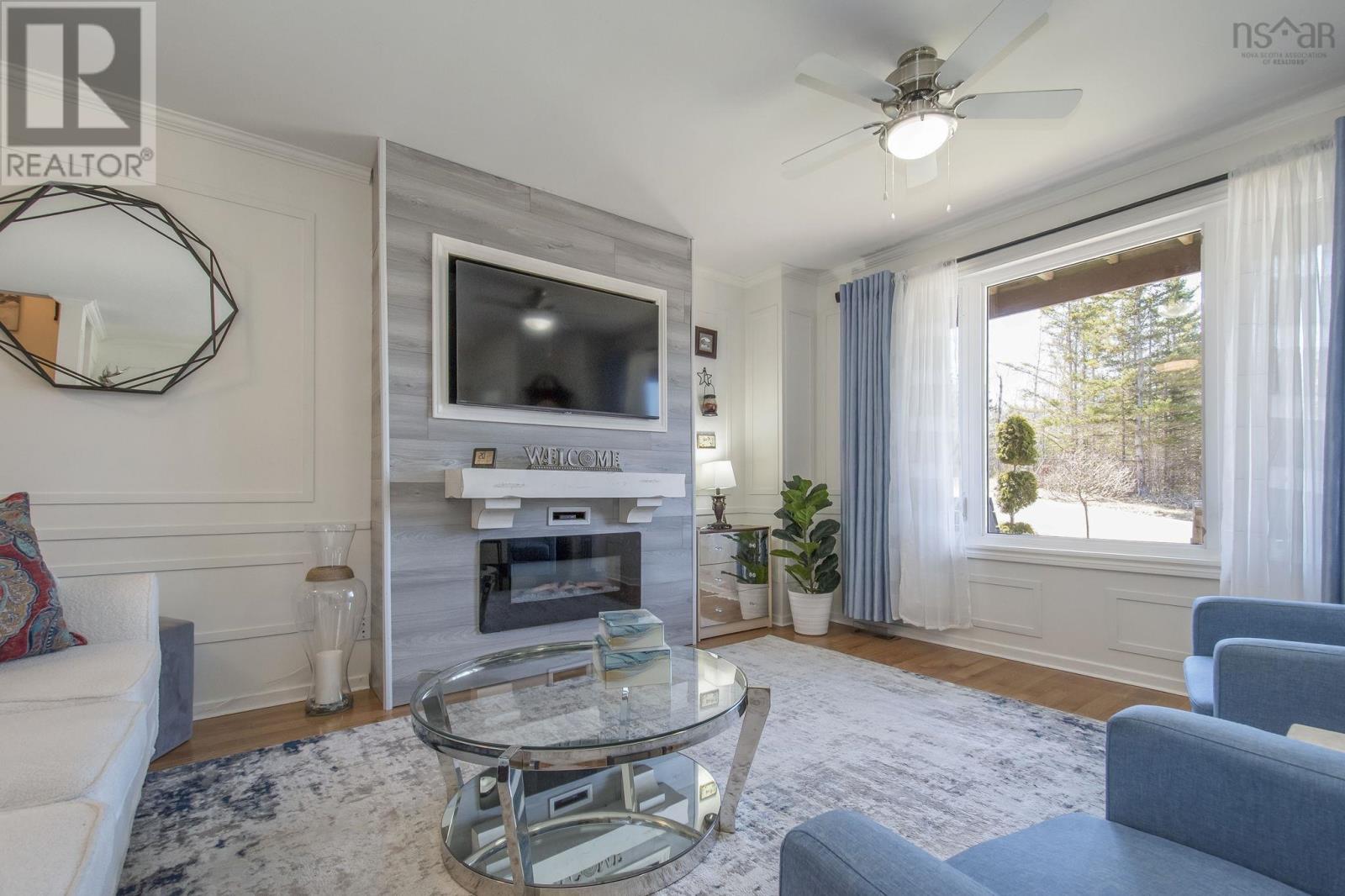 Property 20 of 30 of 552 South Broadway Avenue