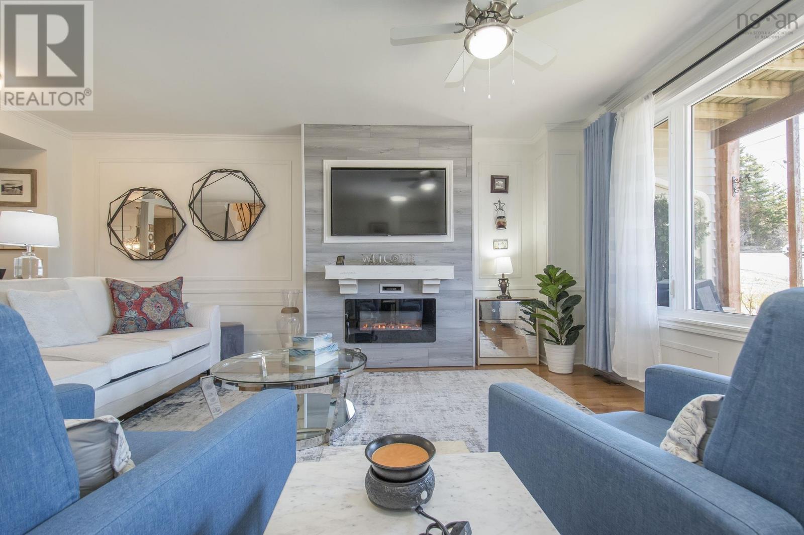 Property 11 of 30 of 552 South Broadway Avenue