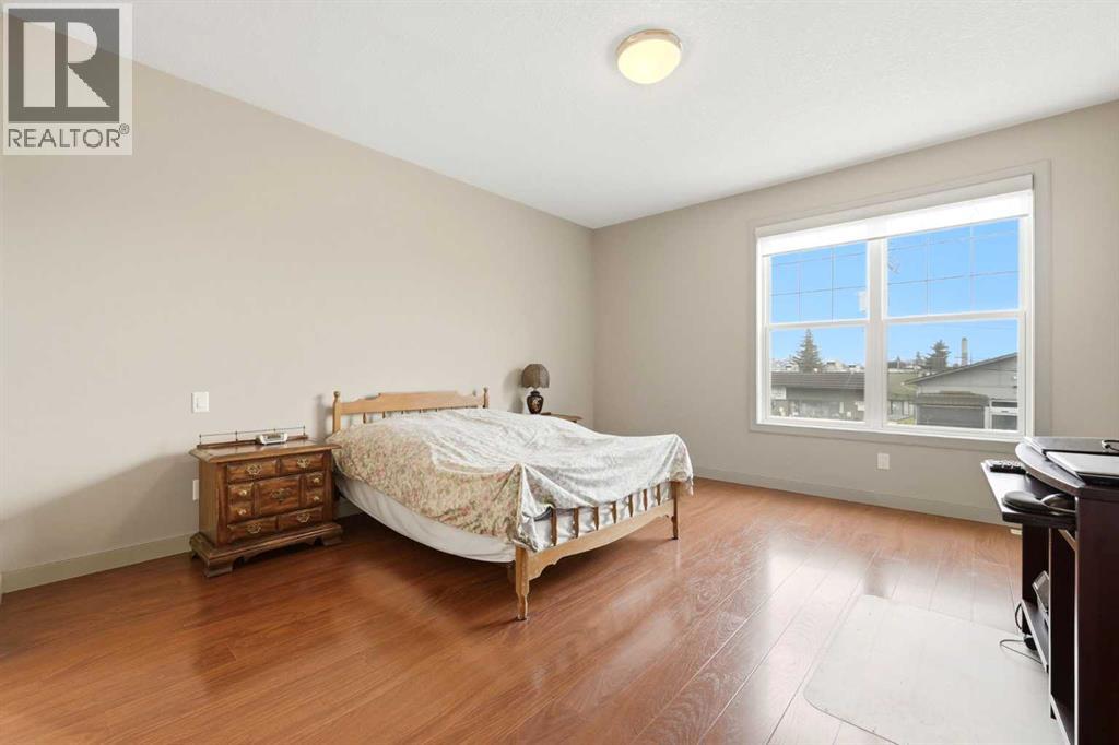 115 Fifth Avenue West, Cochrane