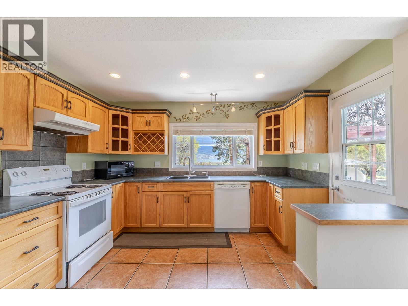 4109 Gartrell Road, Summerland