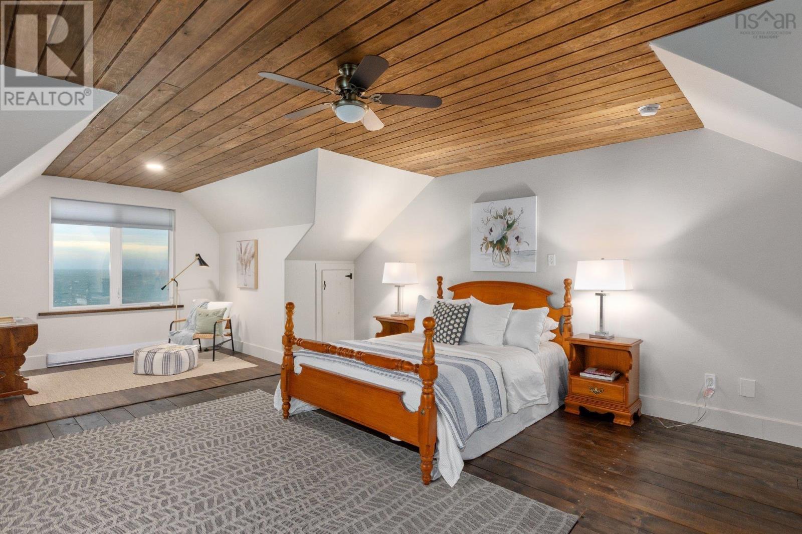 Property 28 of 50 of 5199 Shore Road