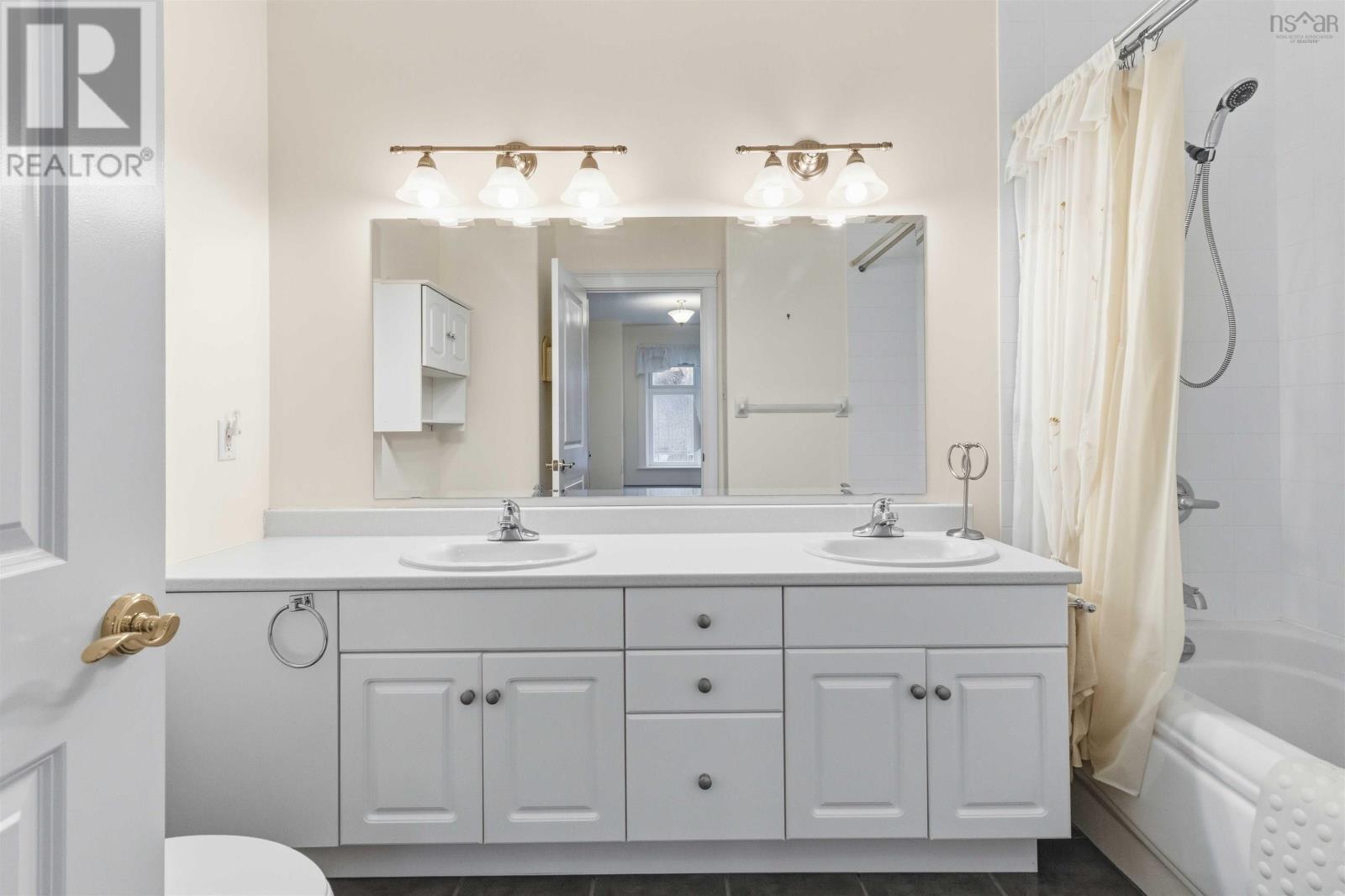 Property 22 of 29 of 112 202 Walter Havill Drive