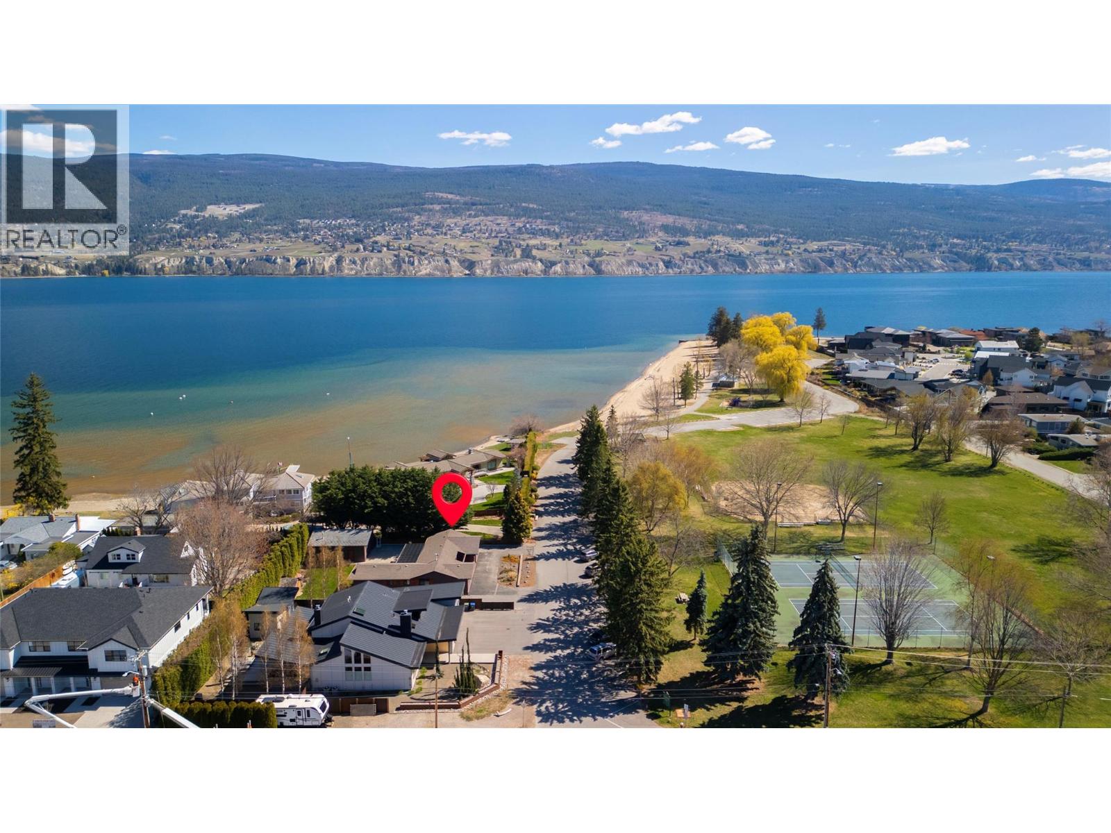 916 POWELL BEACH Road, Summerland