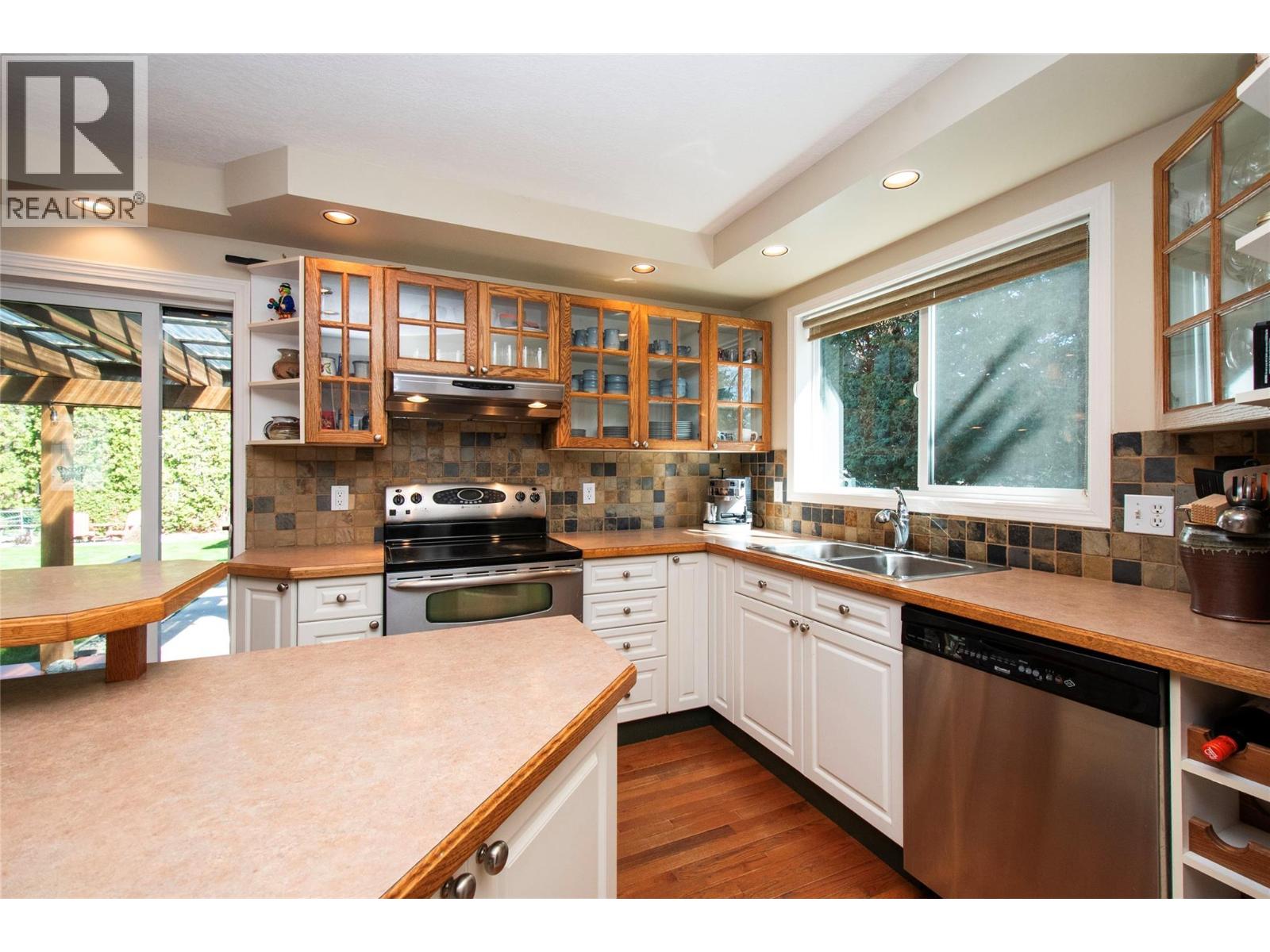 916 POWELL BEACH Road - 4