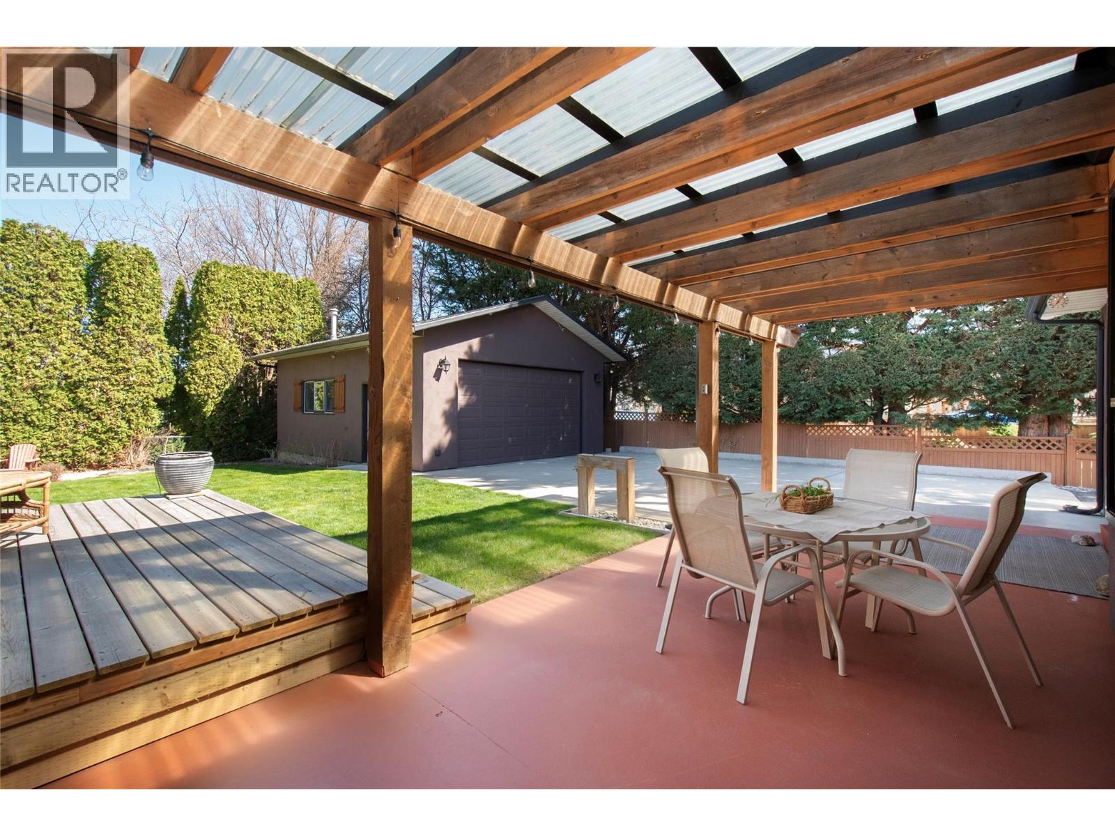 916 POWELL BEACH Road - 8