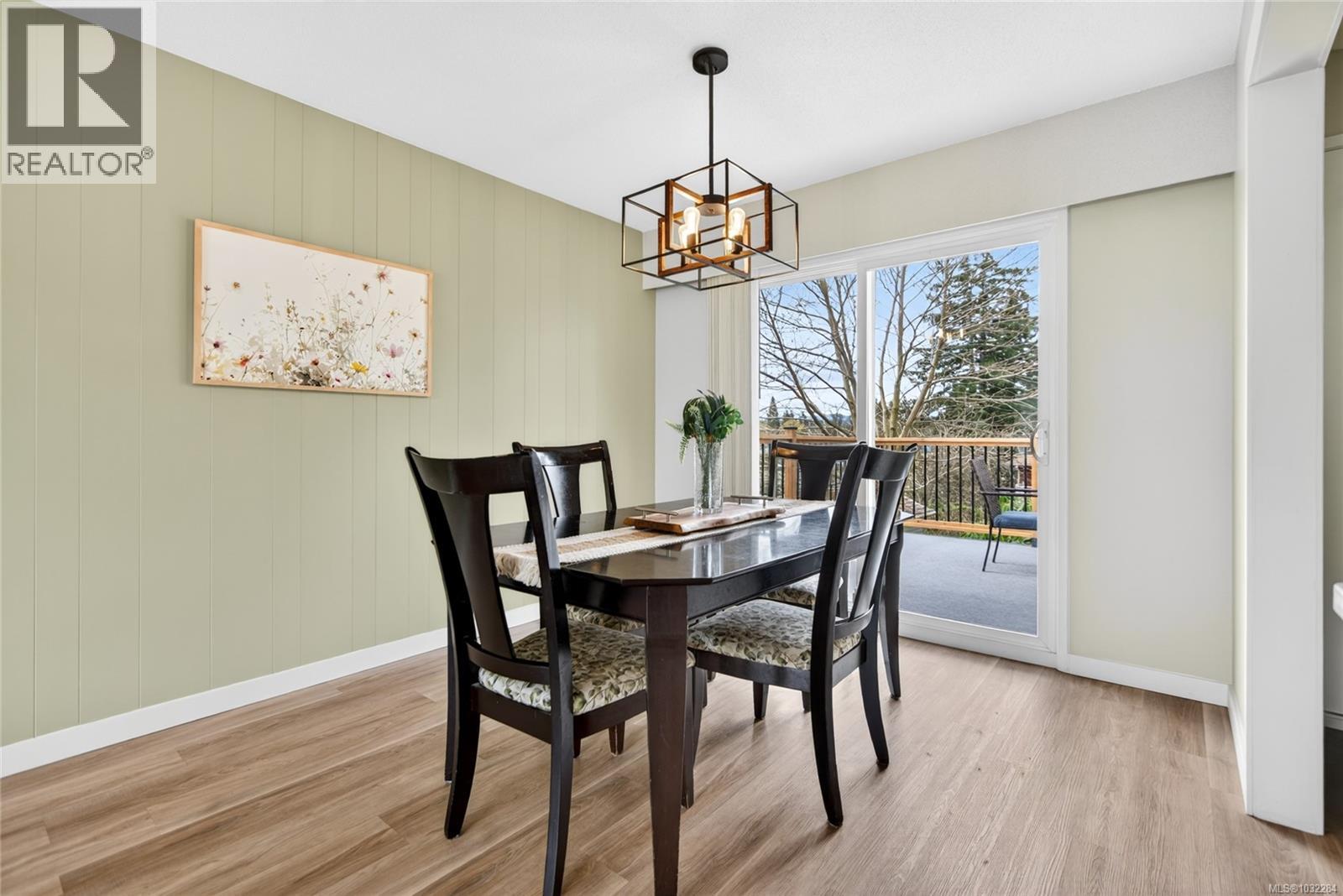 46 PANORAMA CRES - 6