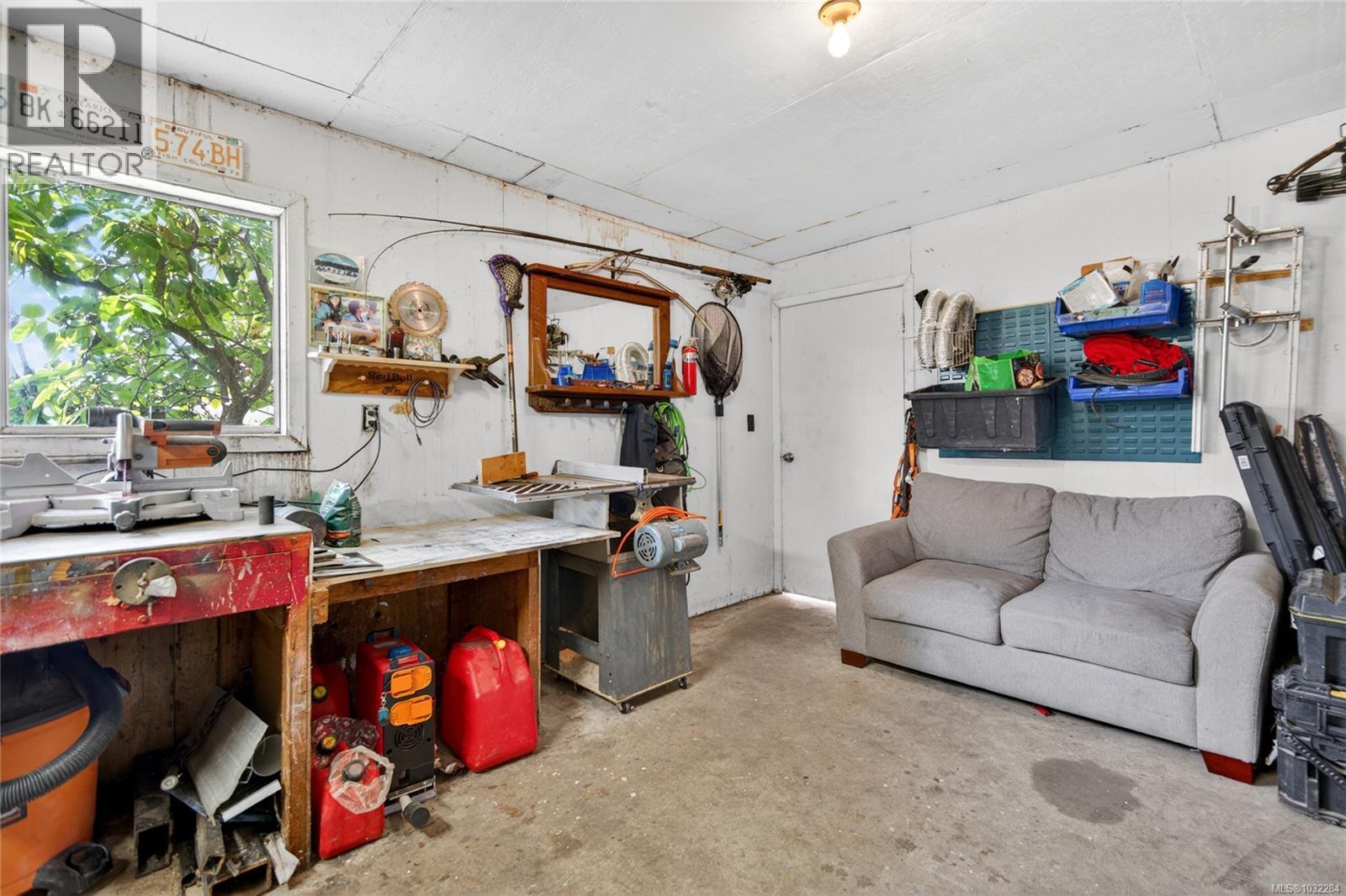 46 PANORAMA CRES - 30