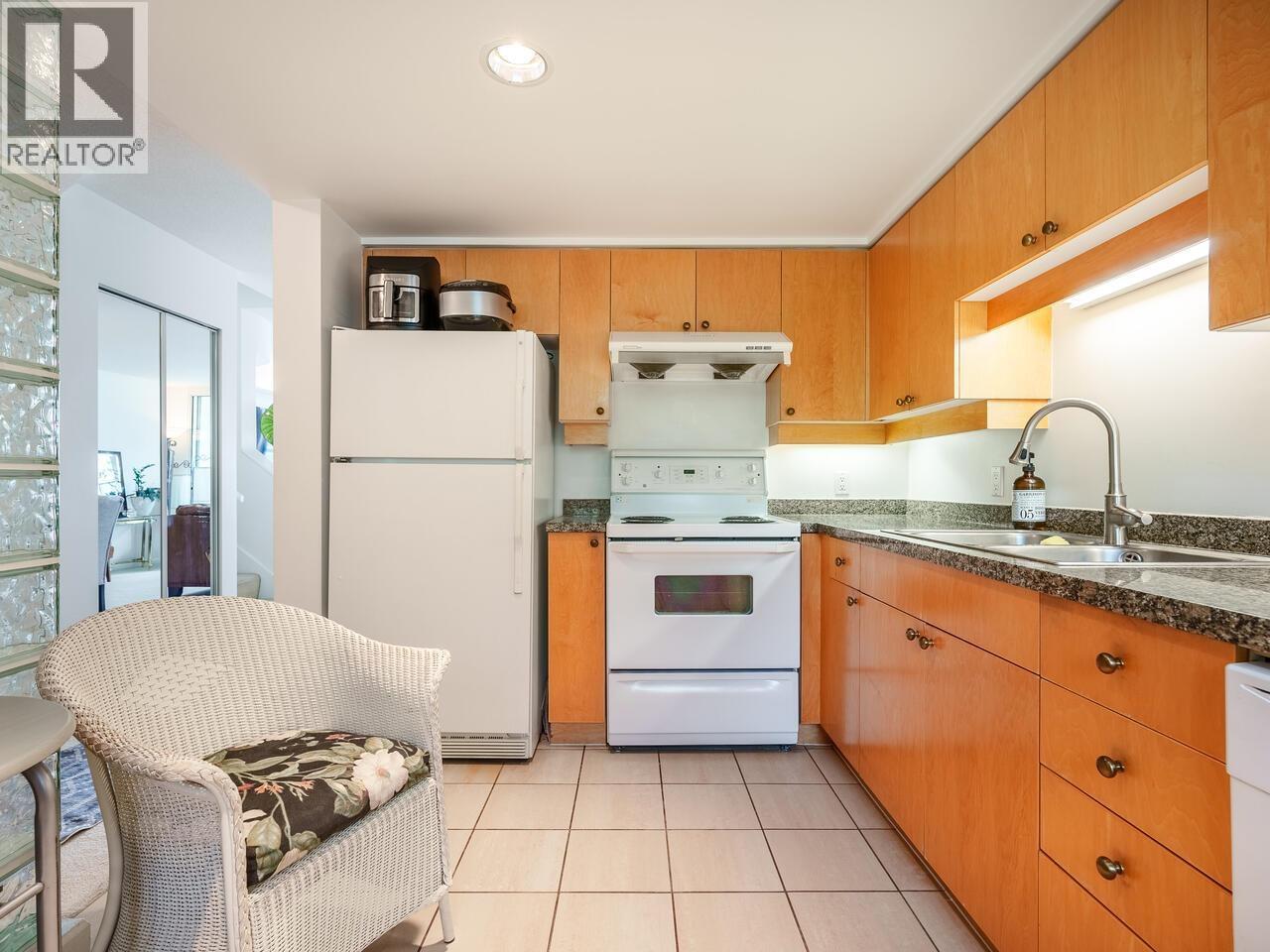 321 1228 MARINASIDE CRESCENT, Vancouver