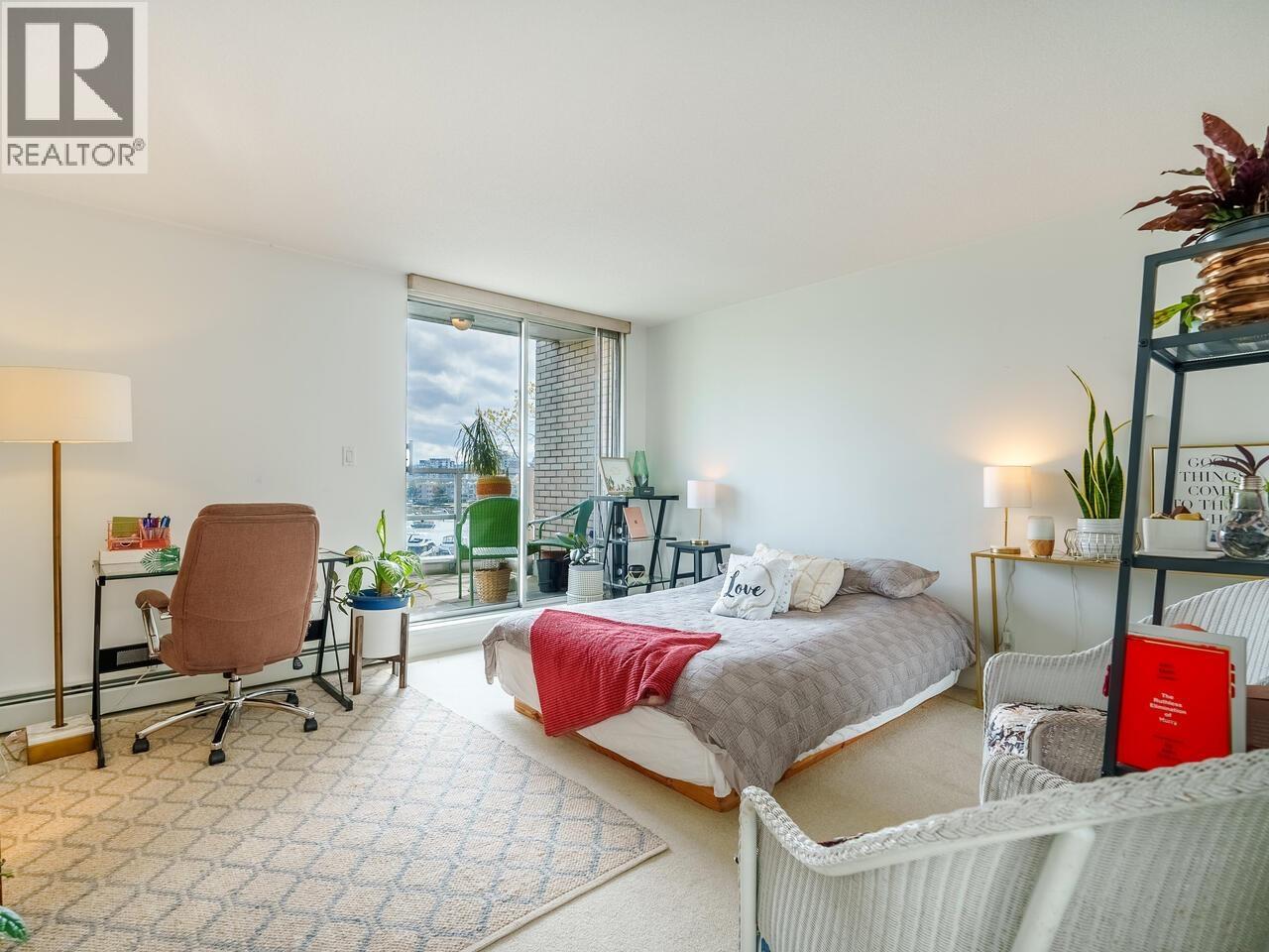 321 1228 MARINASIDE CRESCENT, Vancouver