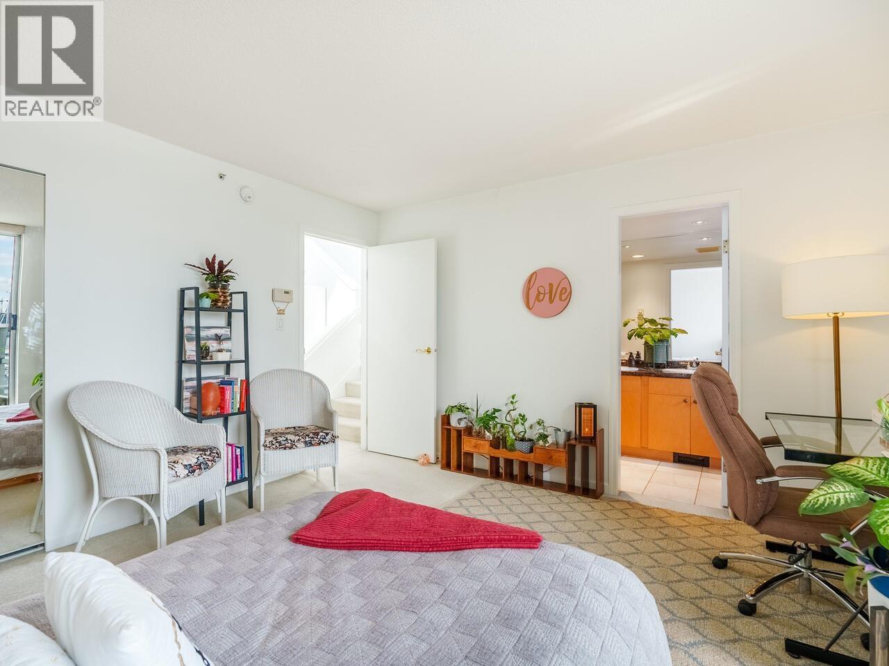 321 1228 MARINASIDE CRESCENT, Vancouver