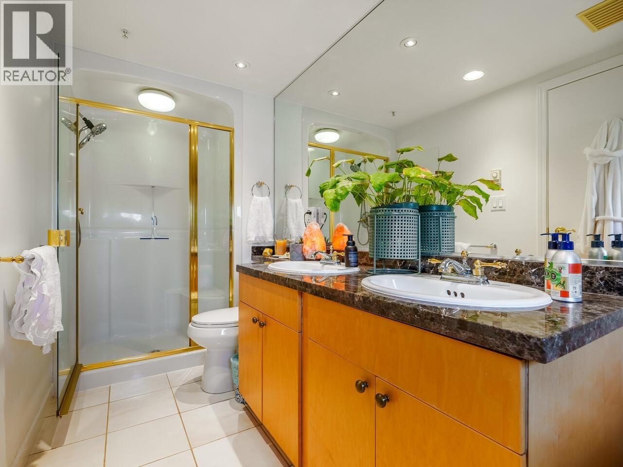 321 1228 MARINASIDE CRESCENT, Vancouver