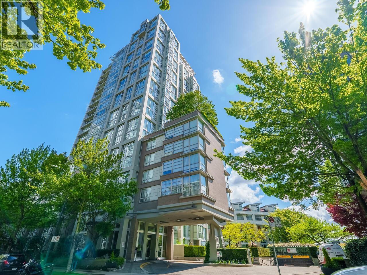321 1228 MARINASIDE CRESCENT, Vancouver