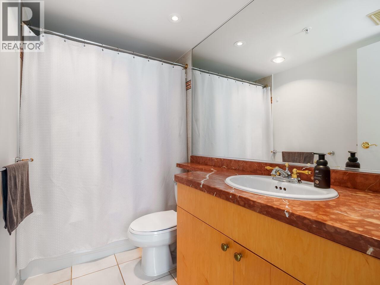 321 1228 MARINASIDE CRESCENT, Vancouver