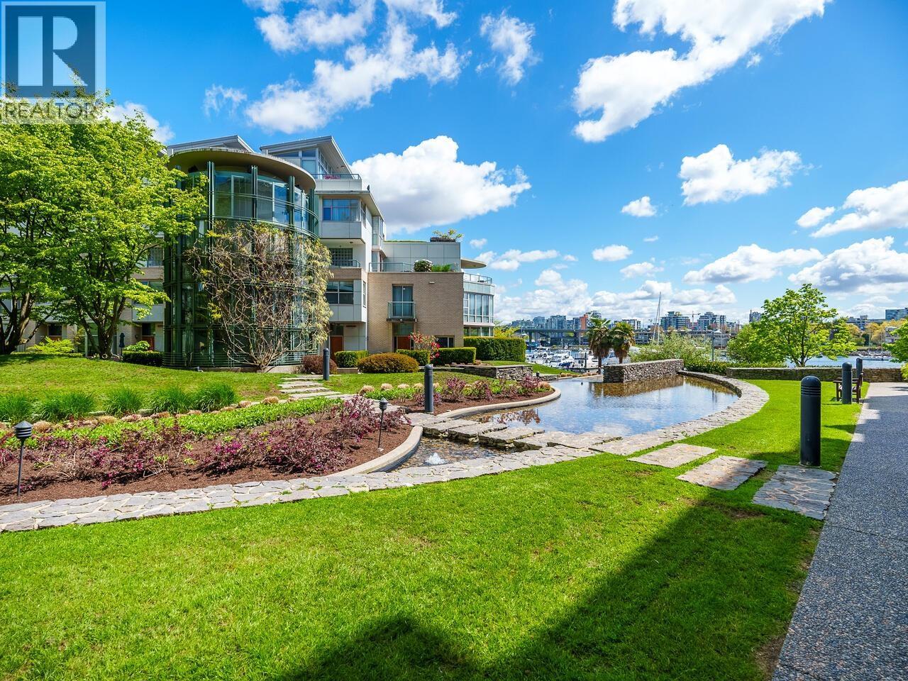 321 1228 MARINASIDE CRESCENT, Vancouver