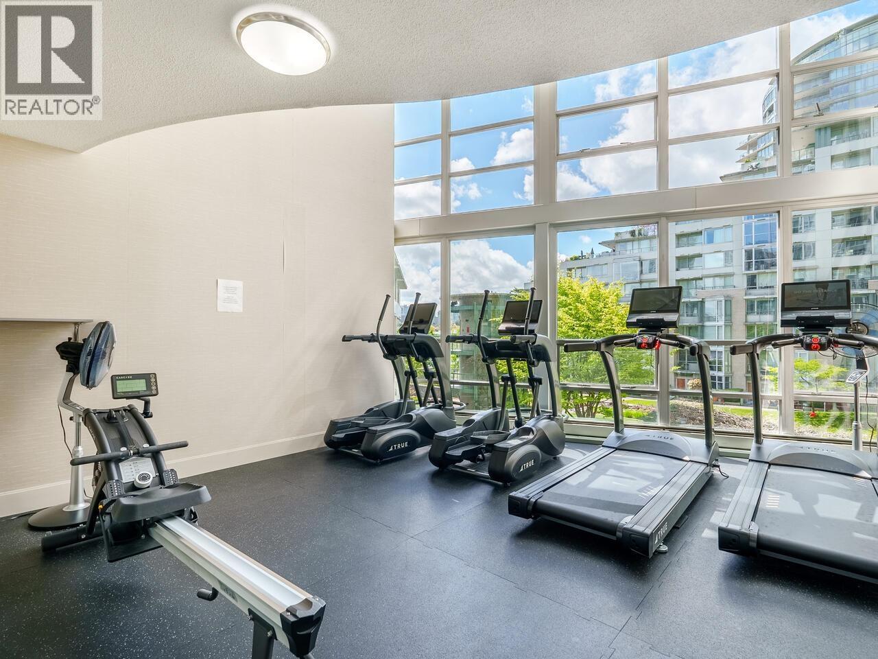 321 1228 MARINASIDE CRESCENT, Vancouver