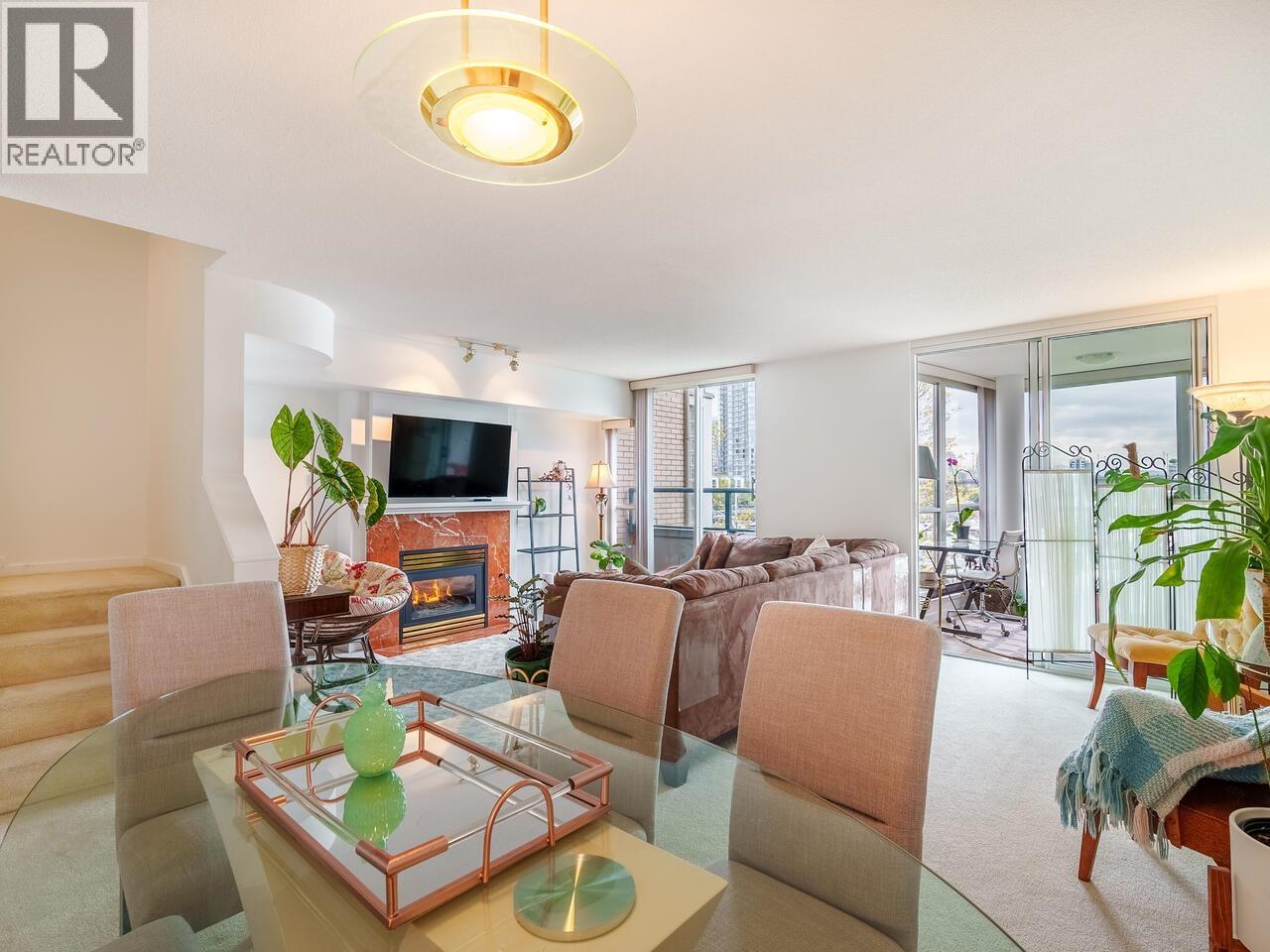 321 1228 MARINASIDE CRESCENT, Vancouver