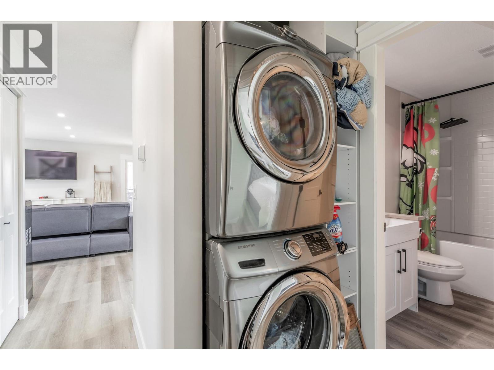 1559 Duncan Court, Kelowna