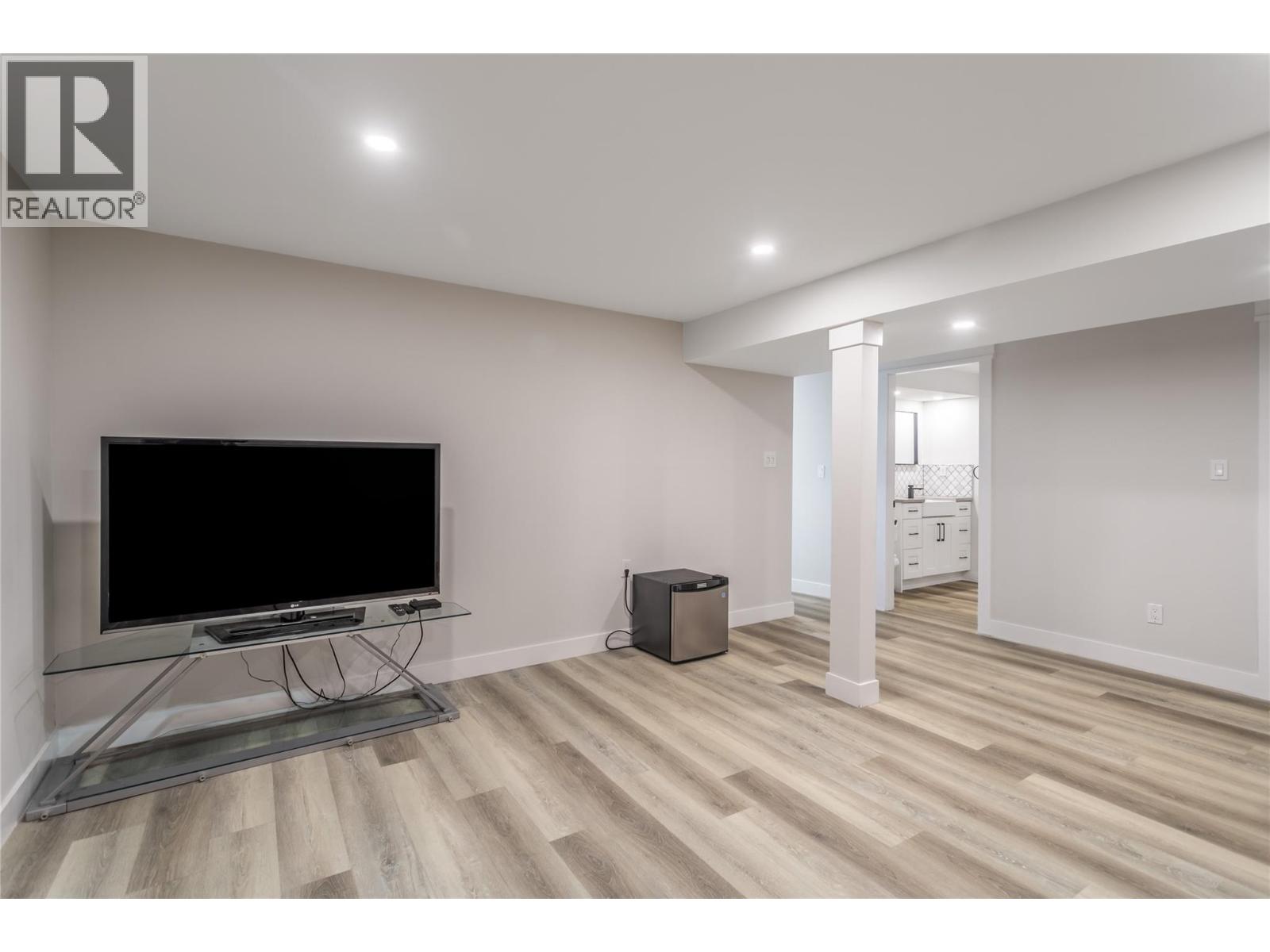 1559 Duncan Court, Kelowna