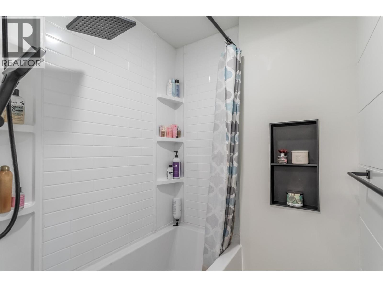 1559 Duncan Court, Kelowna