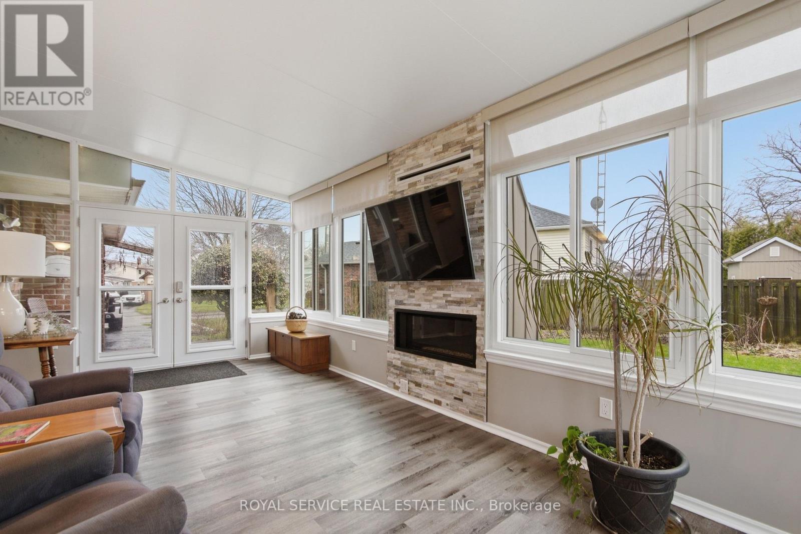 606 CARLISLE STREET - 17