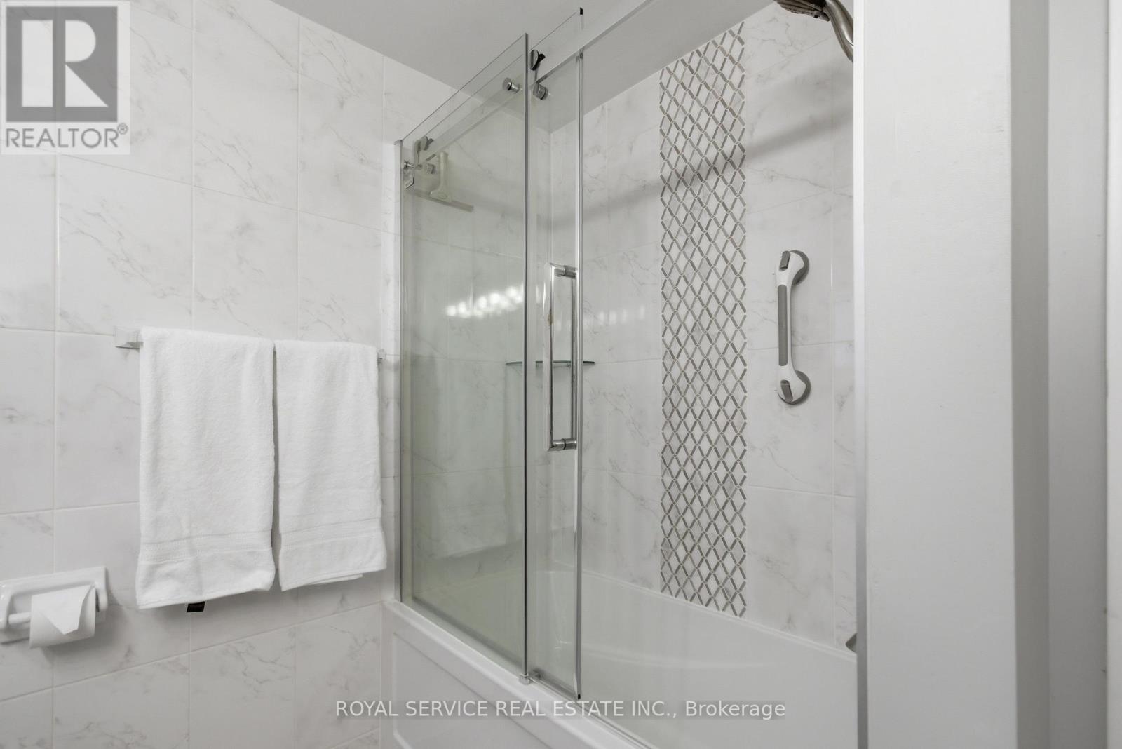 606 CARLISLE STREET - 23