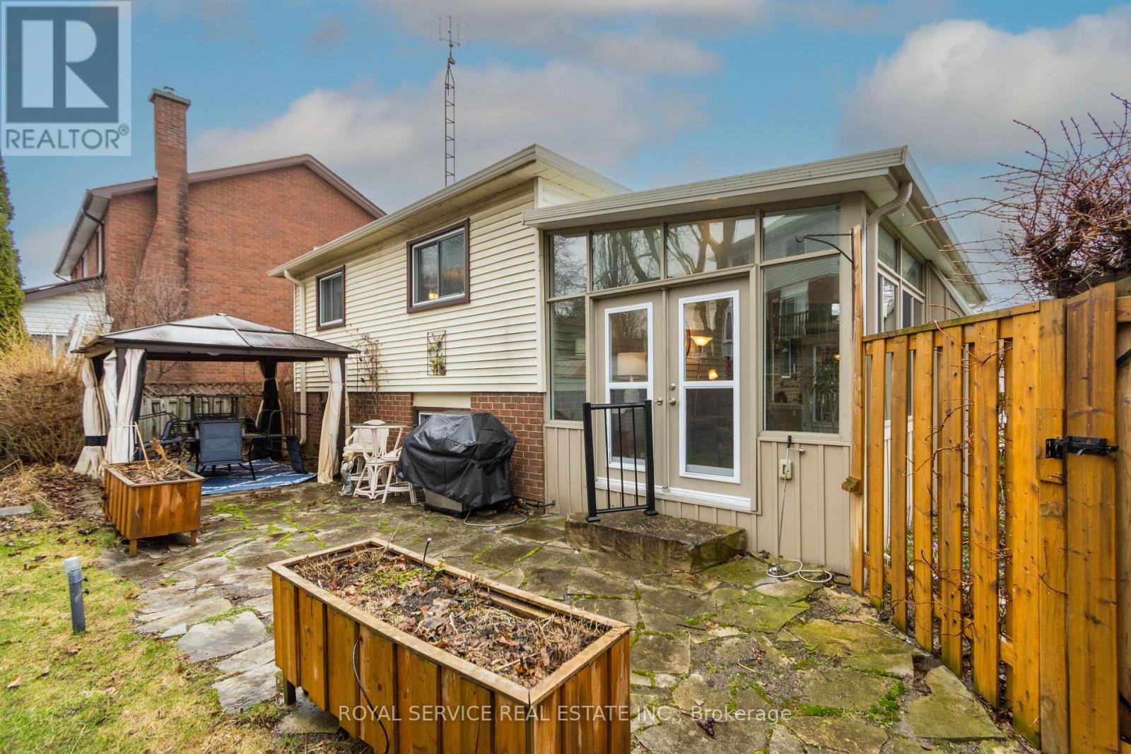 606 CARLISLE STREET - 33