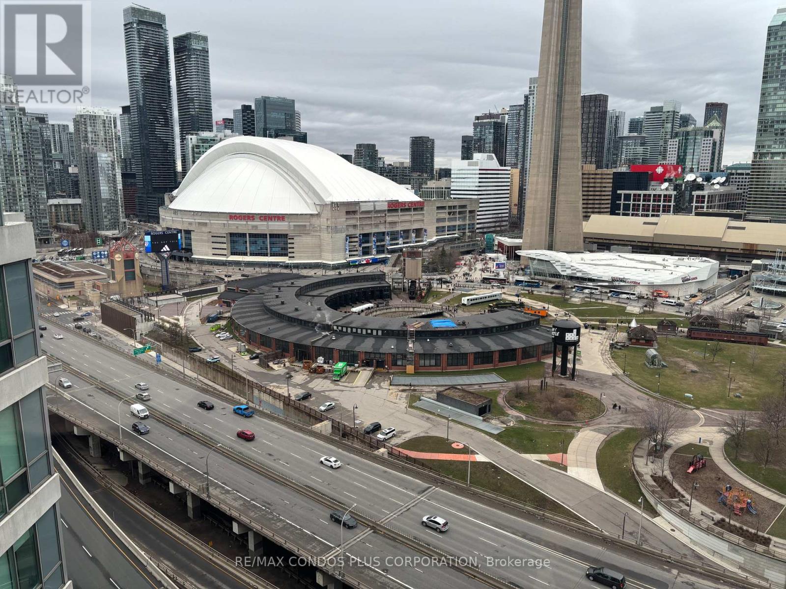 2601 - 228 QUEENS QUAY W