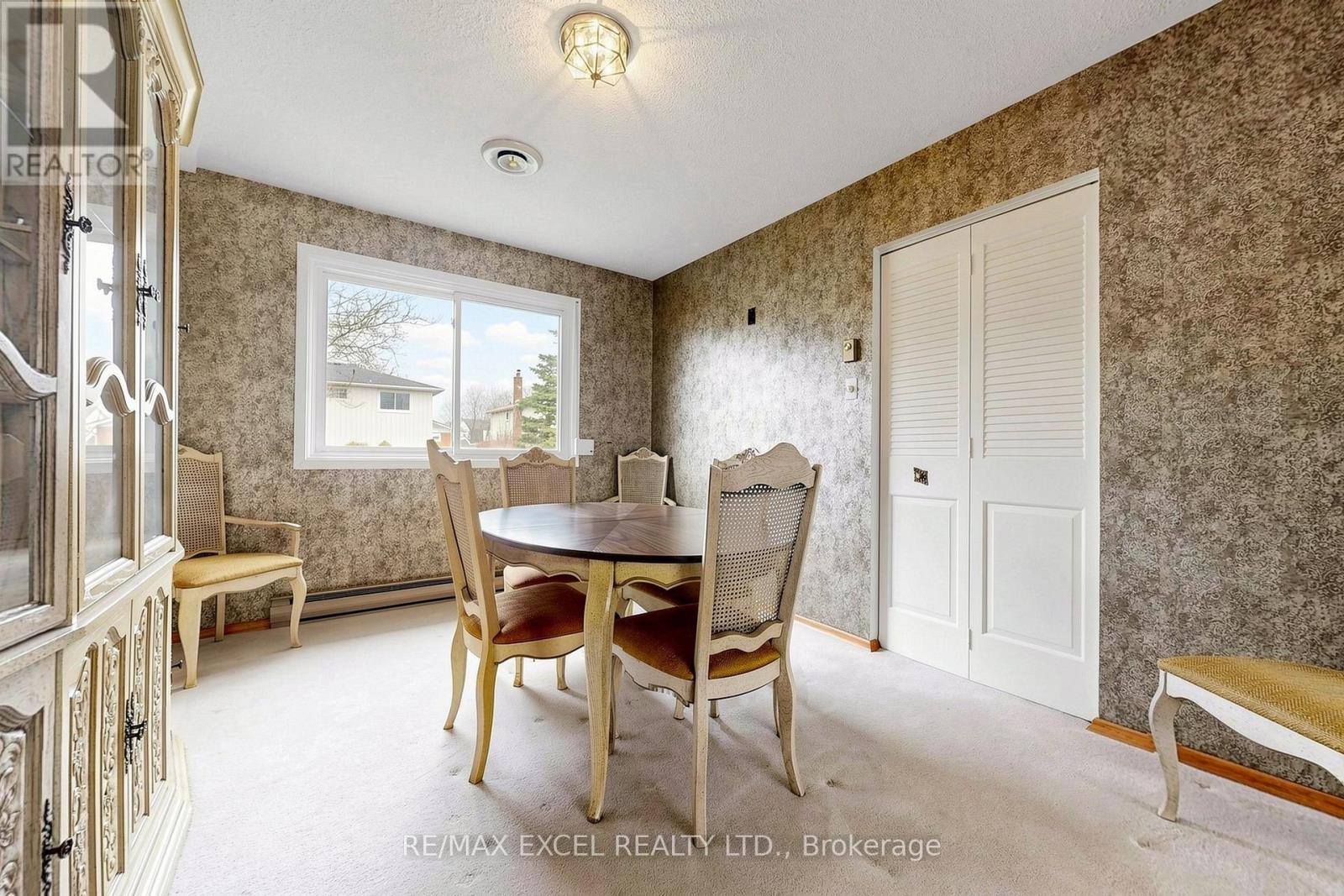 30 WAKEFIELD CRESCENT - 12