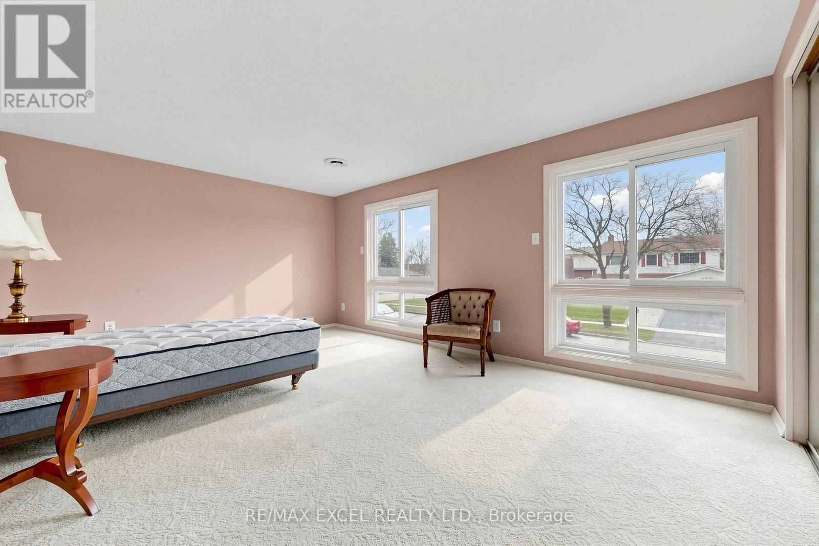 30 WAKEFIELD CRESCENT - 27