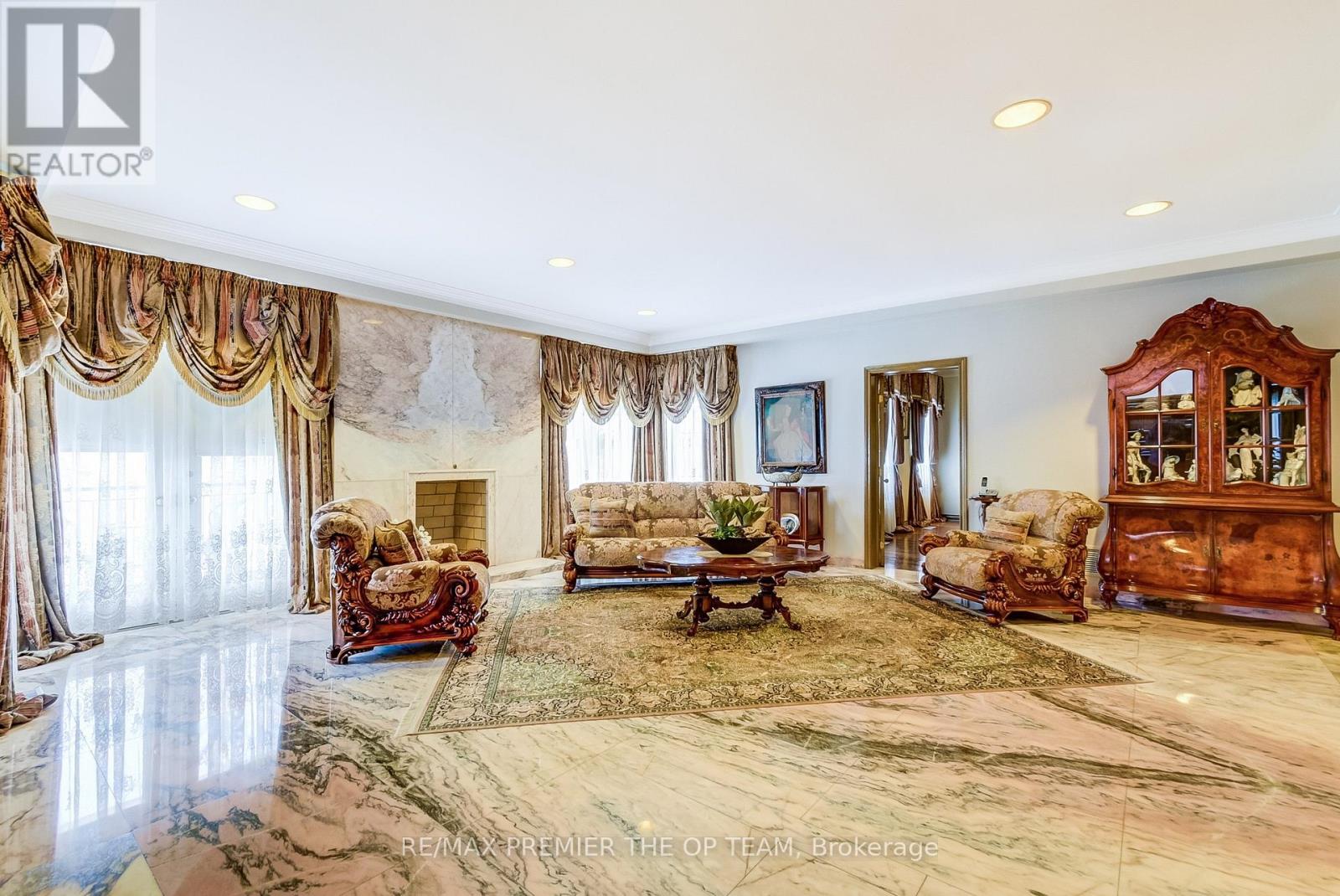 118 COWAN DRIVE - 9