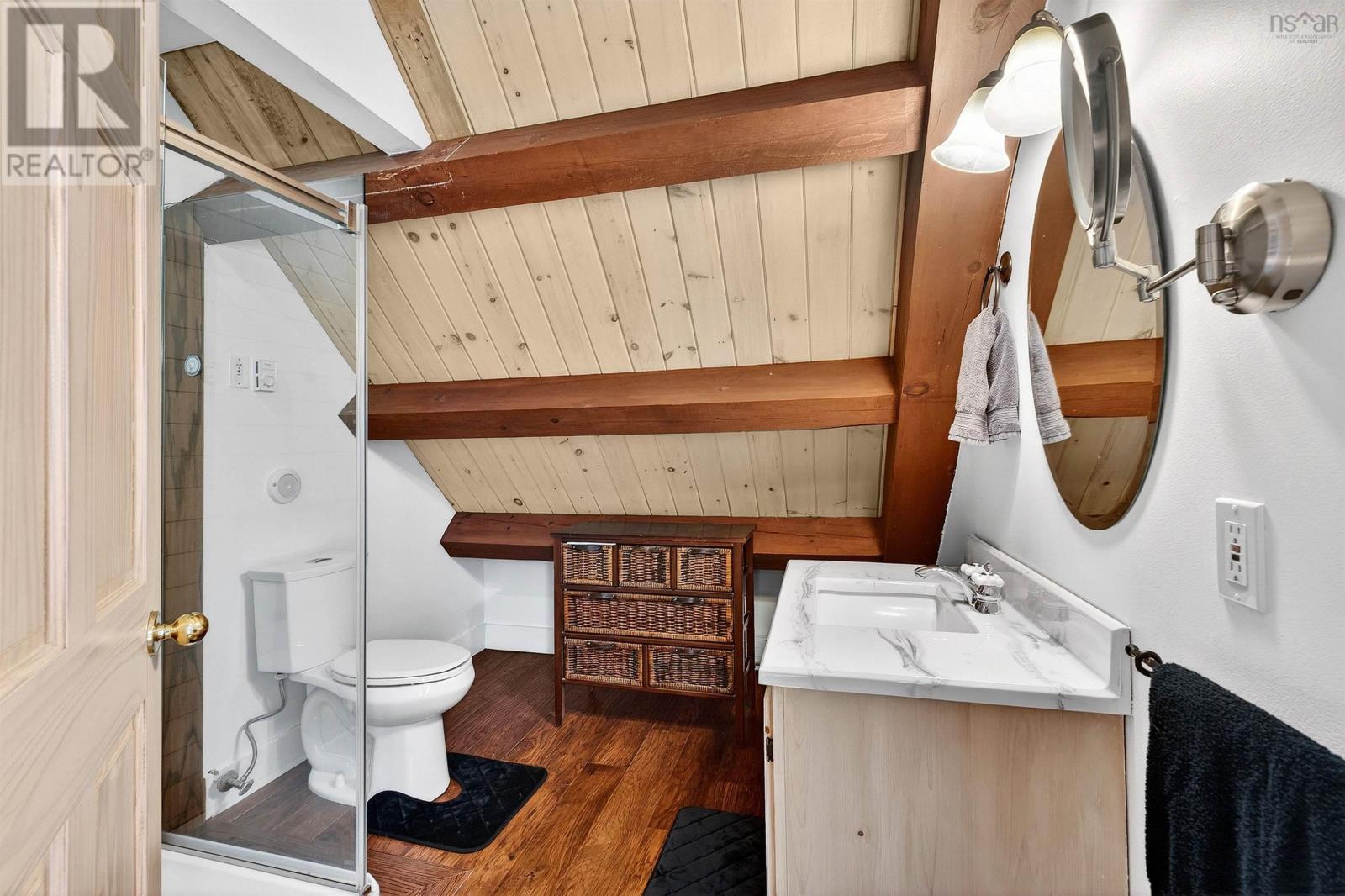 Property 21 of 48 of 43 Bayview Shore Road