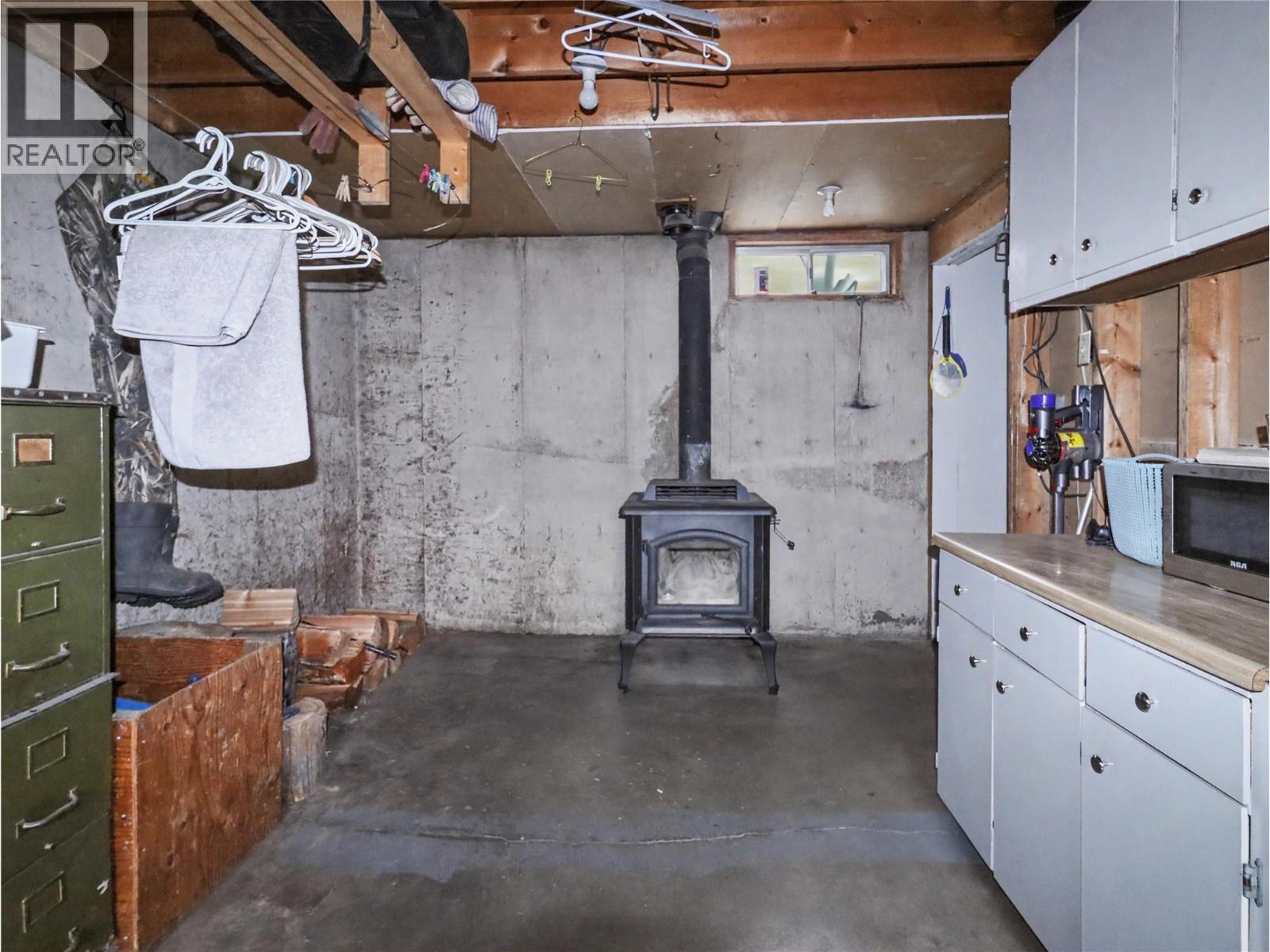 12050 3 HIGHWAY - 37