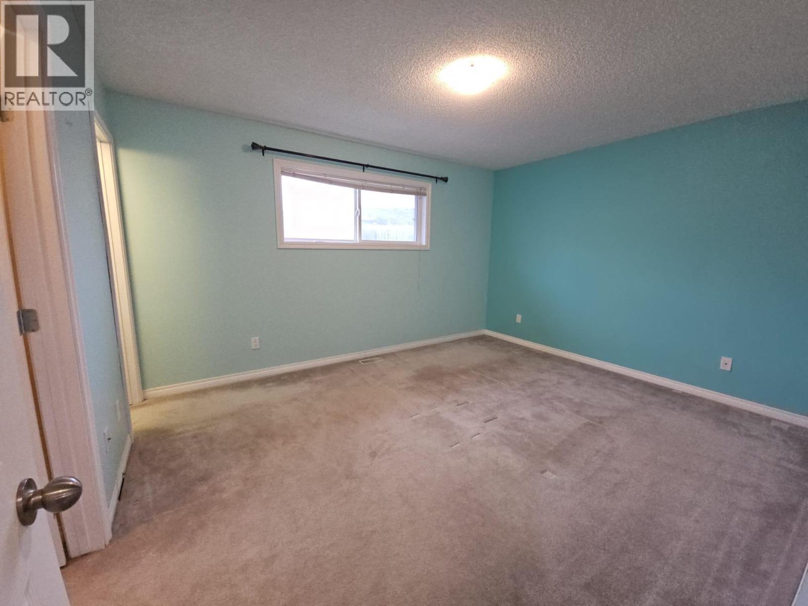 4013 52 AVENUE NE - 16