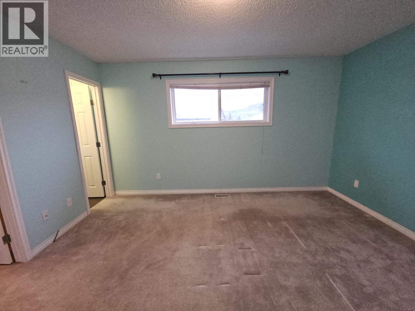 4013 52 AVENUE NE - 17