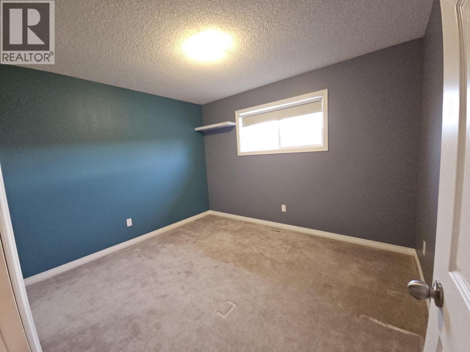 4013 52 AVENUE NE - 24