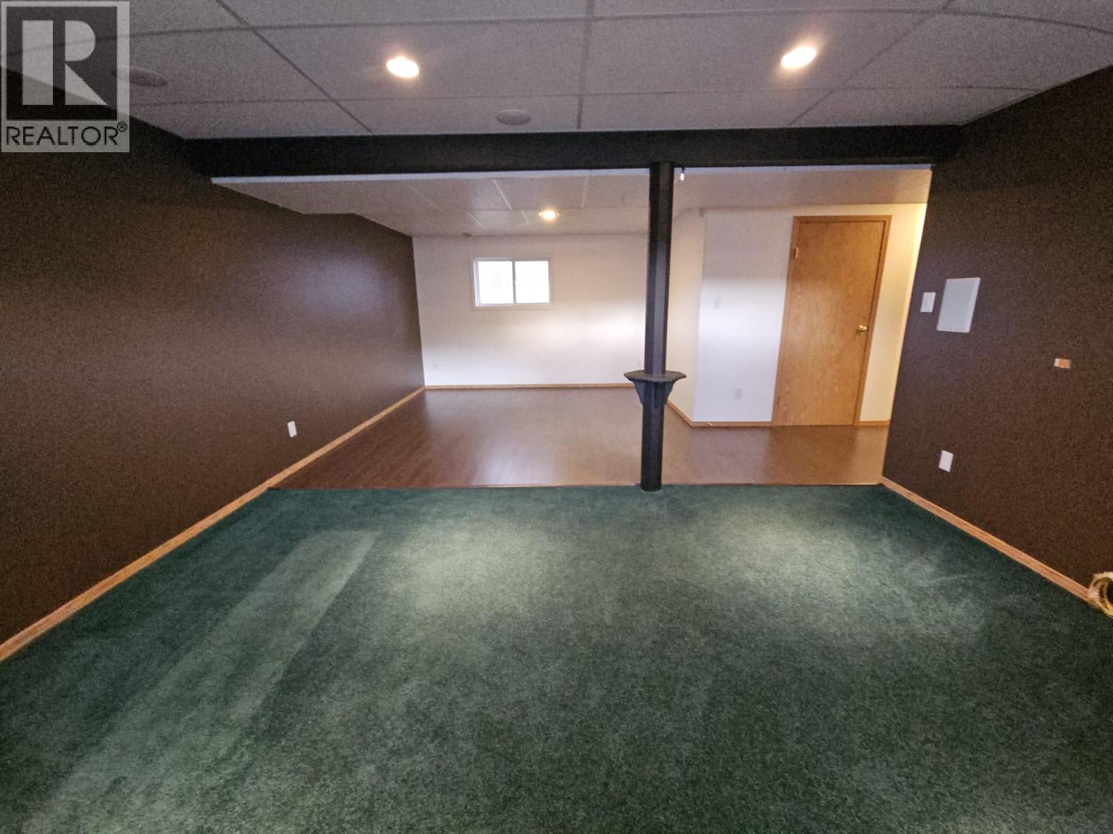 4013 52 AVENUE NE - 36