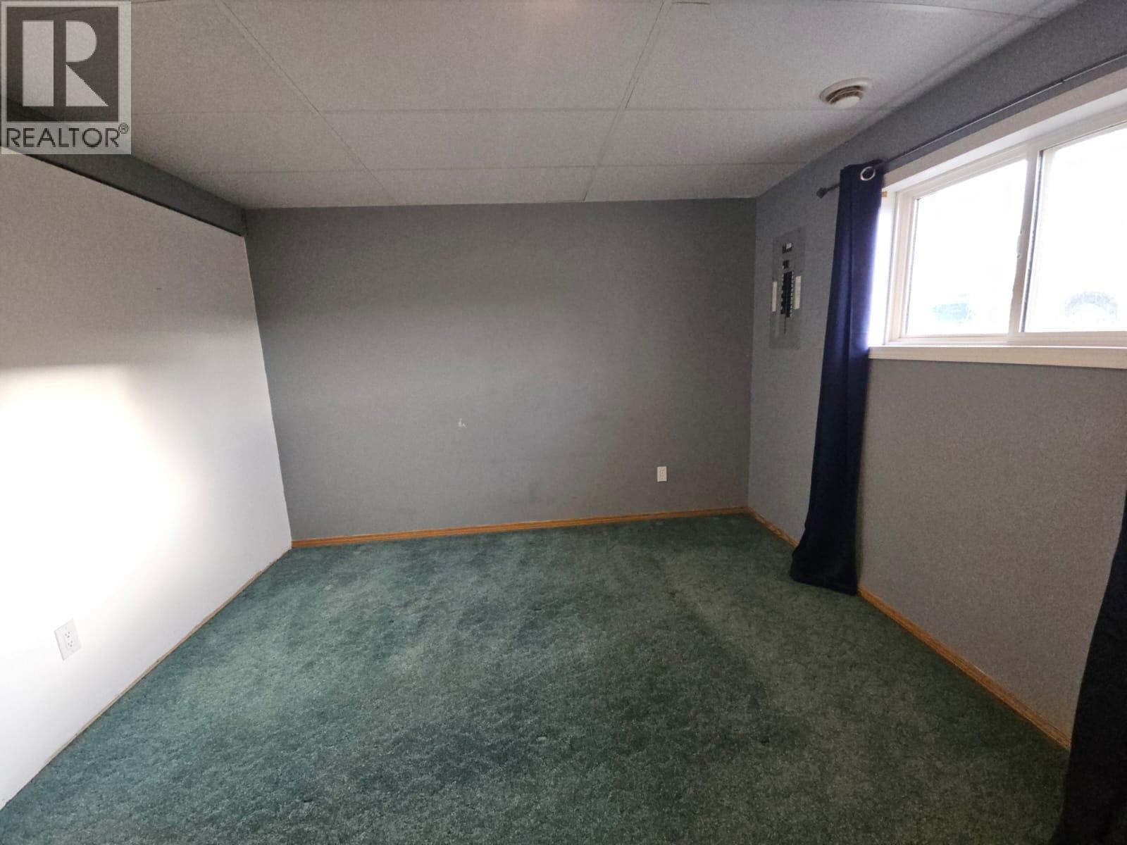 4013 52 AVENUE NE - 52