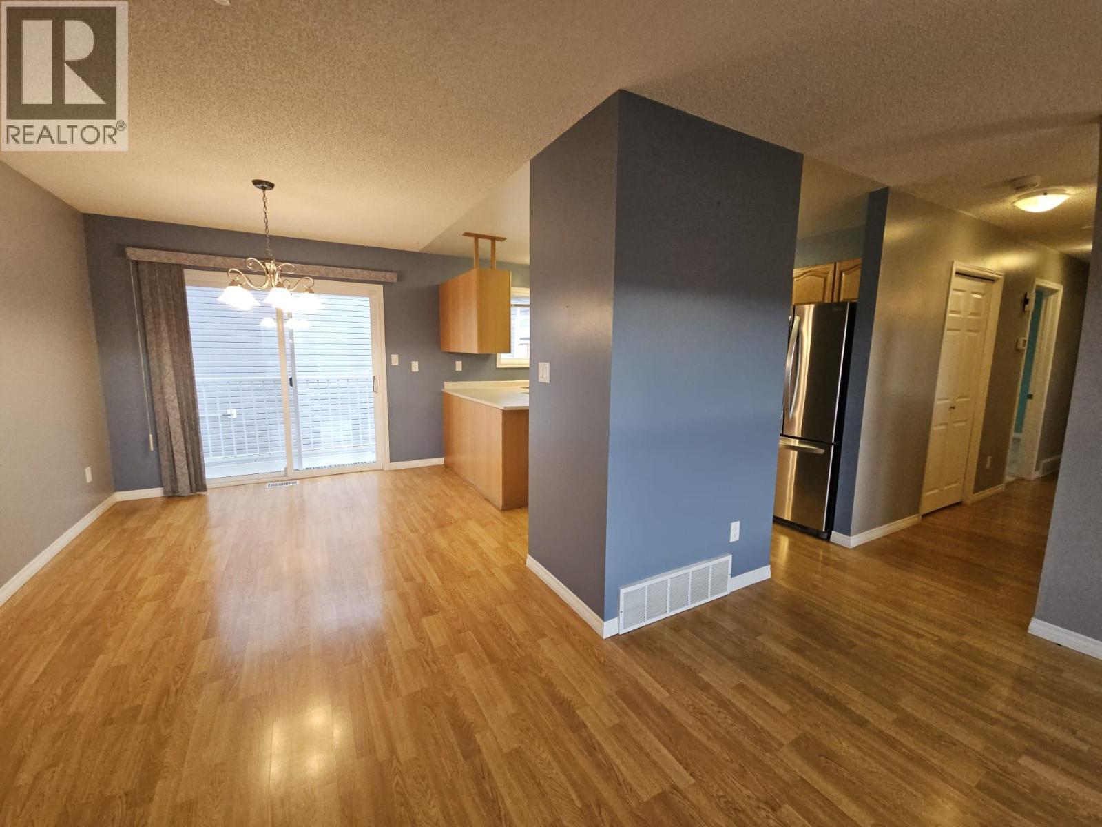 4013 52 AVENUE NE - 7