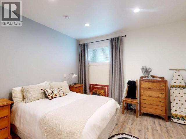 #7 6730 CRANBERRY STREET - 11