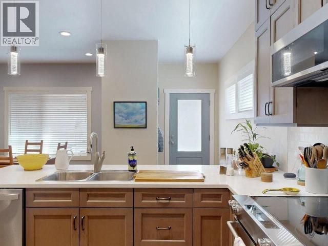 #7 6730 CRANBERRY STREET - 8