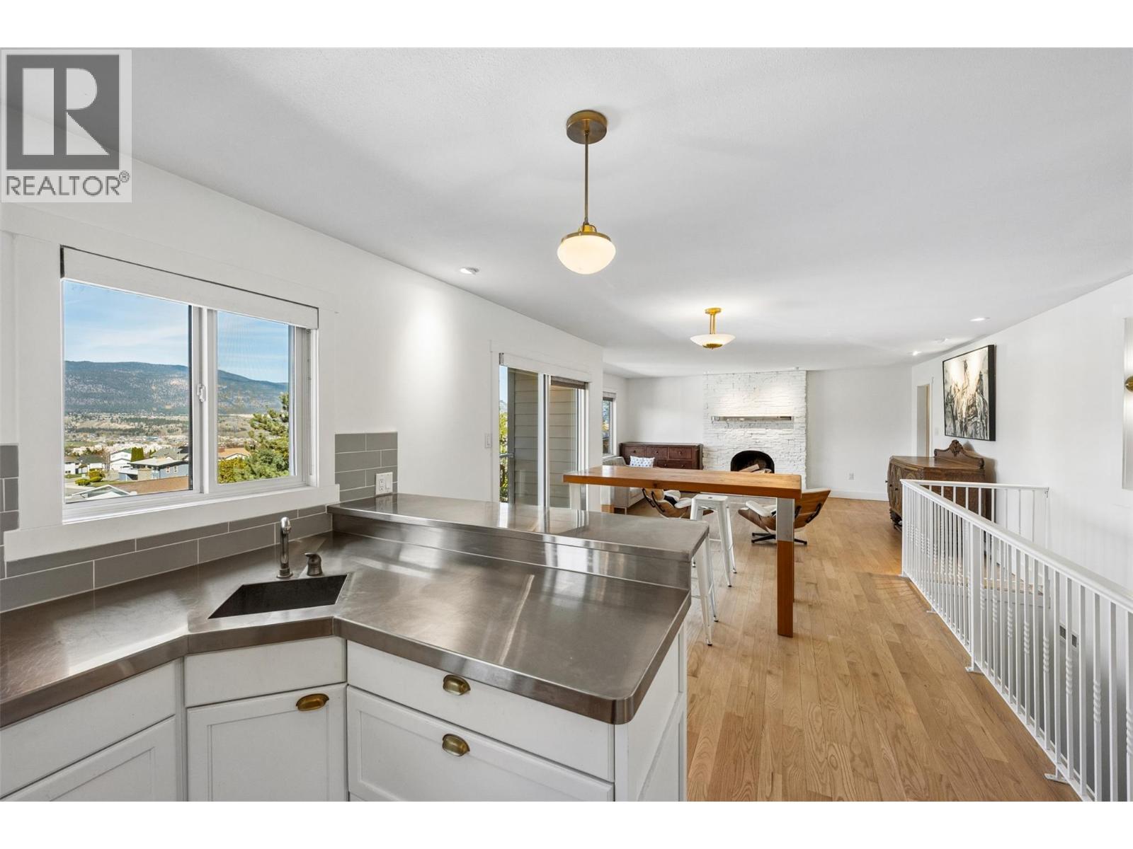 162 DARTMOUTH Place, Penticton