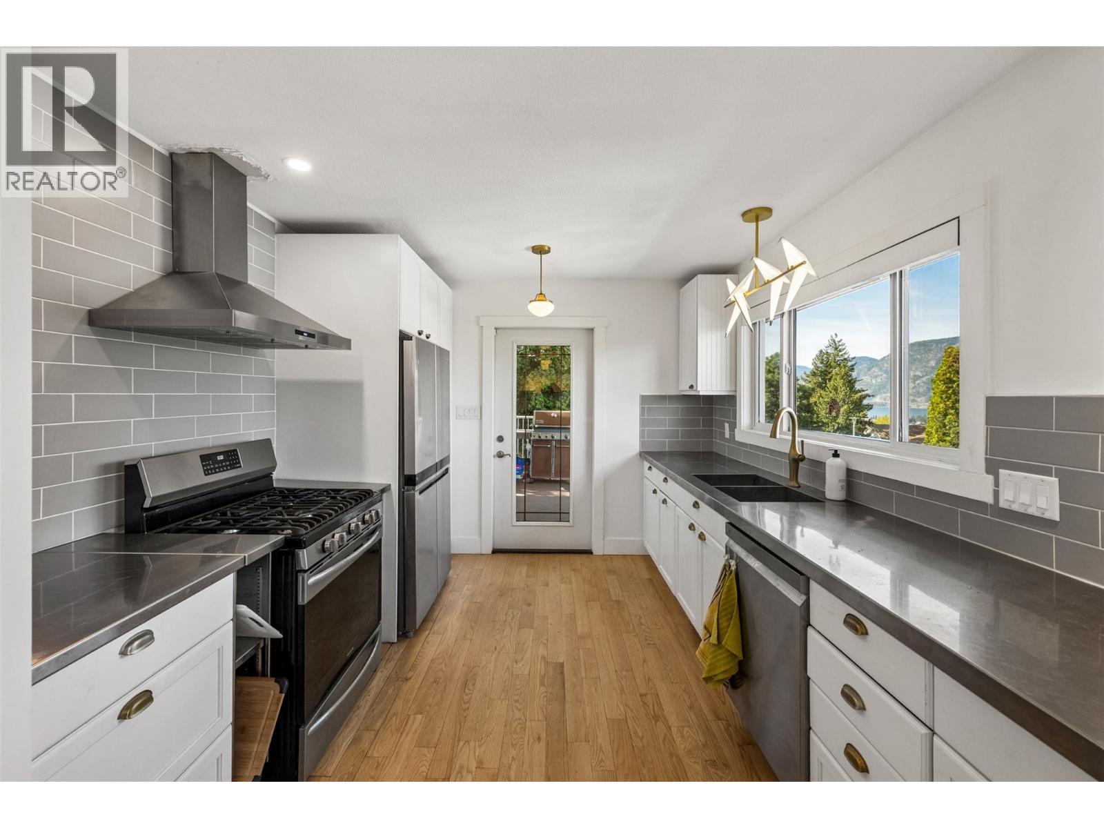 162 DARTMOUTH Place, Penticton