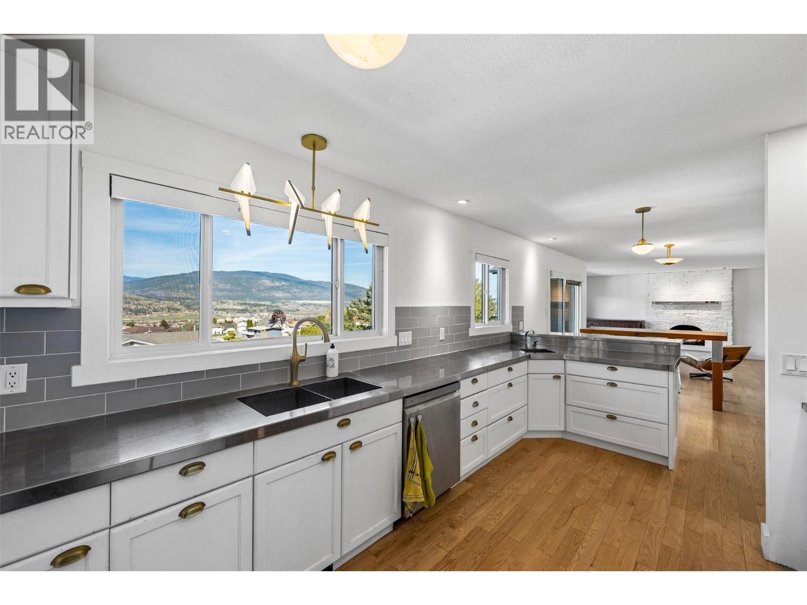 162 DARTMOUTH Place, Penticton