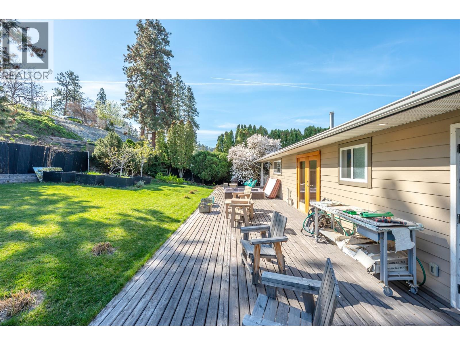 162 DARTMOUTH Place, Penticton