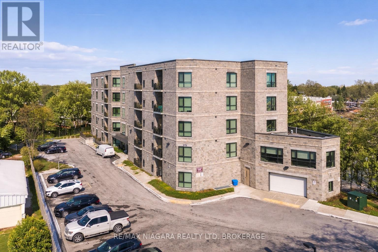 #209 379 SCOTT STREET - 1