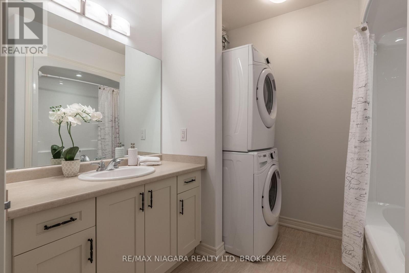 #209 379 SCOTT STREET - 5