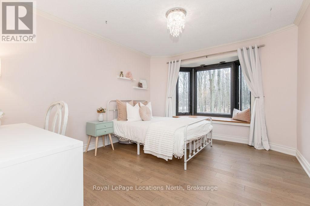 18 MILLS CIRCLE - 32